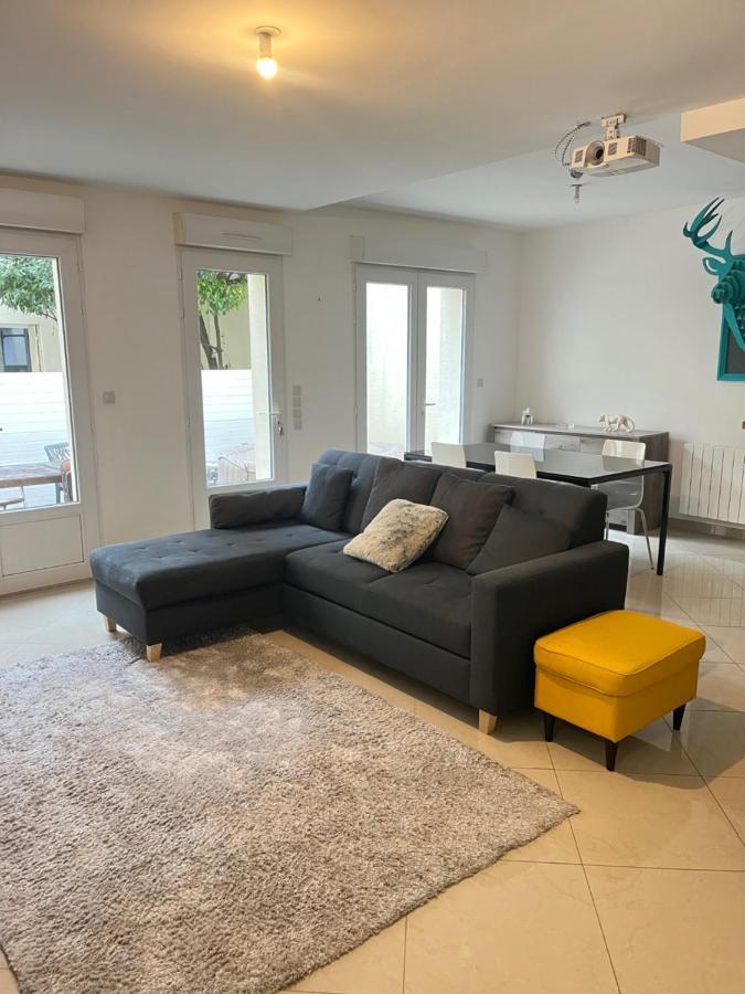 Ecu : Superbe Appartement Avec Exterieur ランス エクステリア 写真