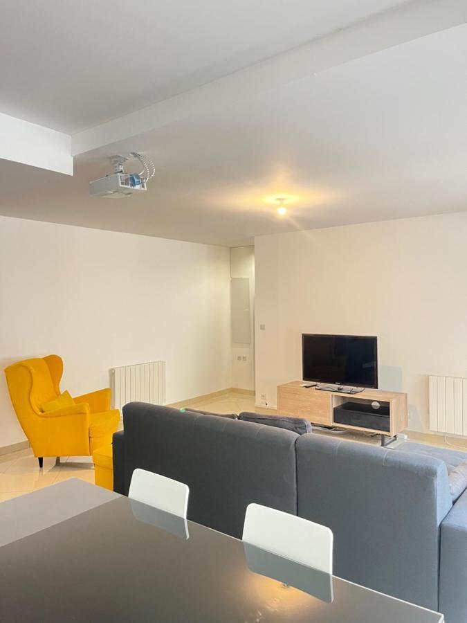 Ecu : Superbe Appartement Avec Exterieur ランス エクステリア 写真