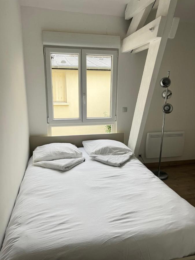 Ecu : Superbe Appartement Avec Exterieur ランス エクステリア 写真